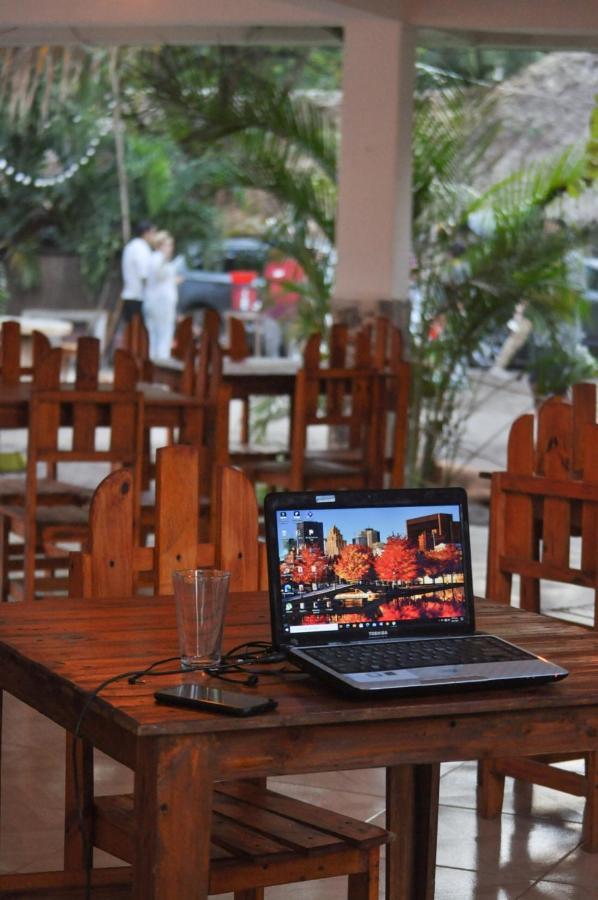 Hostal Cuyagua ปาโลมิโน ภายนอก รูปภาพ