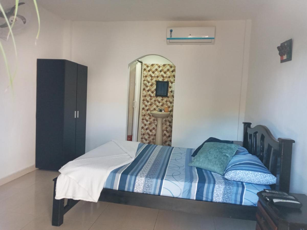 Hostal Cuyagua ปาโลมิโน ภายนอก รูปภาพ