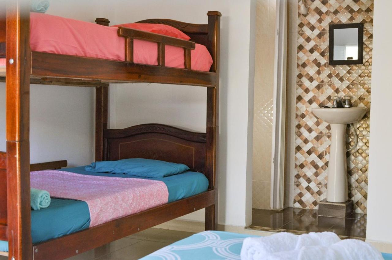 Hostal Cuyagua ปาโลมิโน ภายนอก รูปภาพ