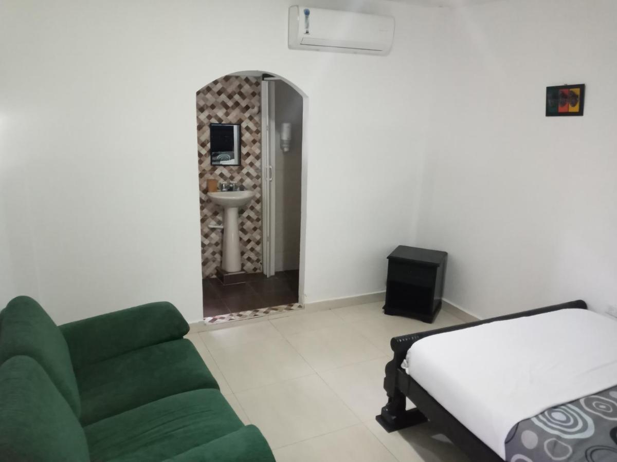 Hostal Cuyagua ปาโลมิโน ภายนอก รูปภาพ