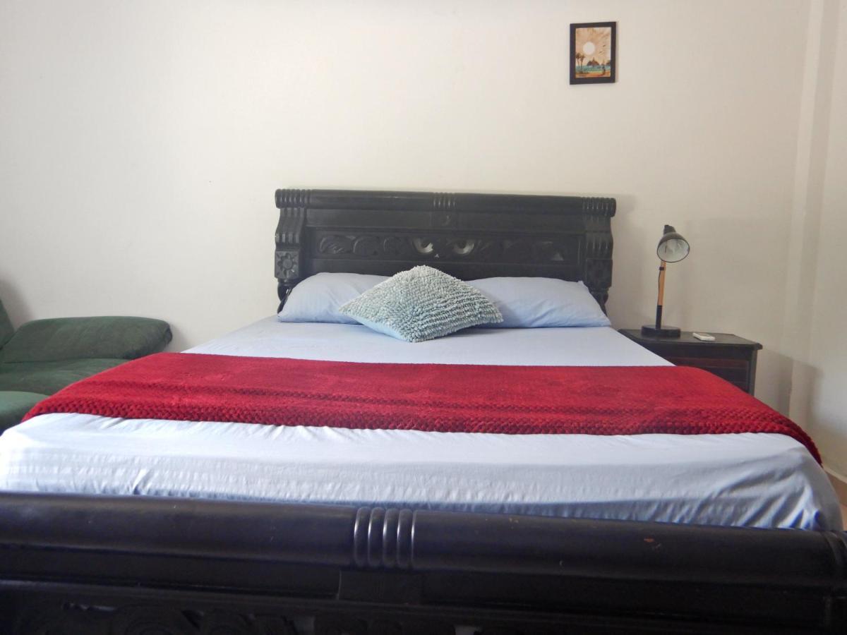 Hostal Cuyagua ปาโลมิโน ภายนอก รูปภาพ
