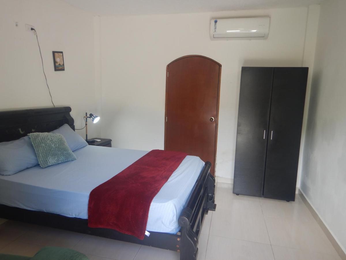Hostal Cuyagua ปาโลมิโน ภายนอก รูปภาพ